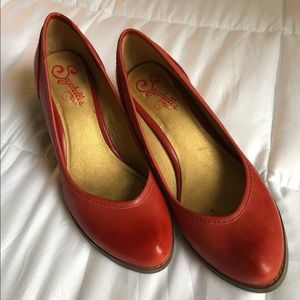 Rusted red, leather Seychelles heels